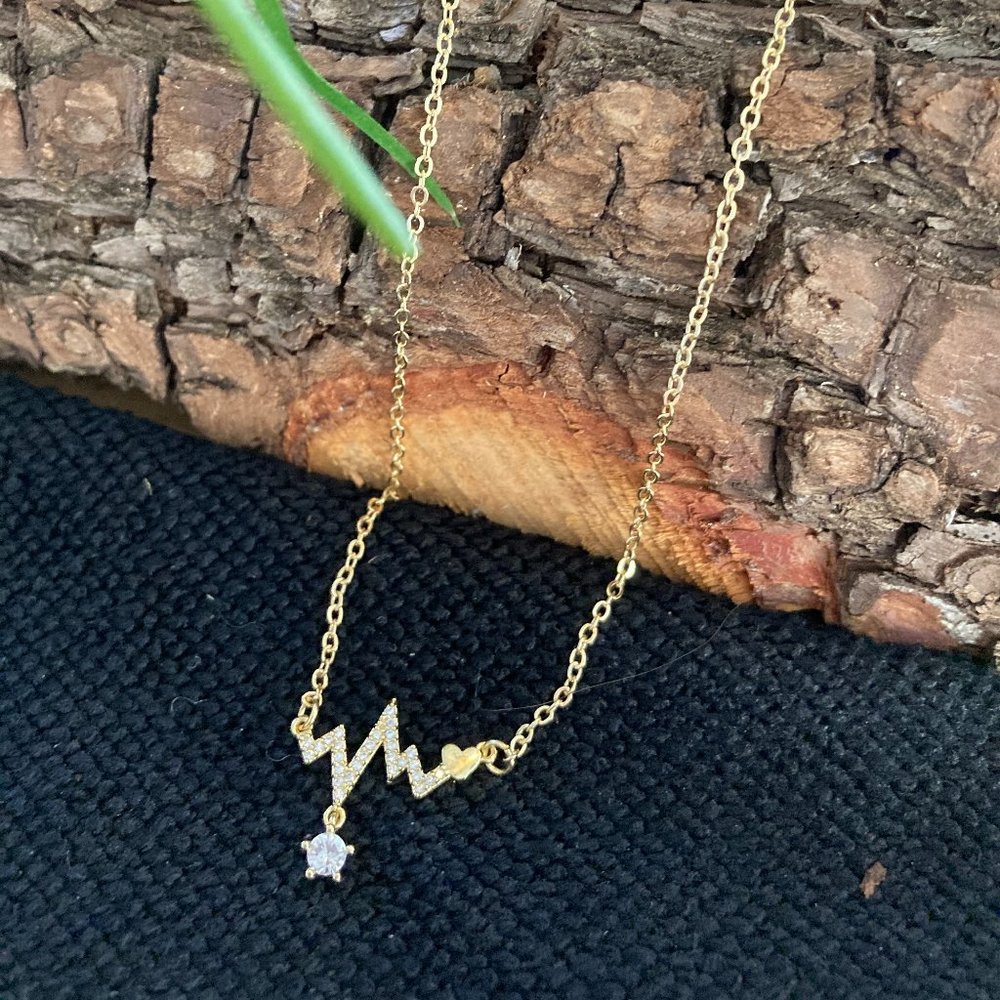 Heartbeat Necklace. Dainty and Sparkly